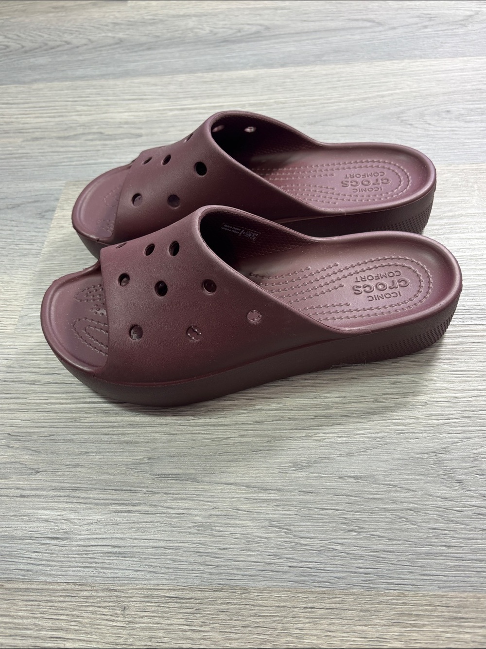 CROCS Burgundy Classic Platform Slide Sandals - size W6 - Picture 5 of 9